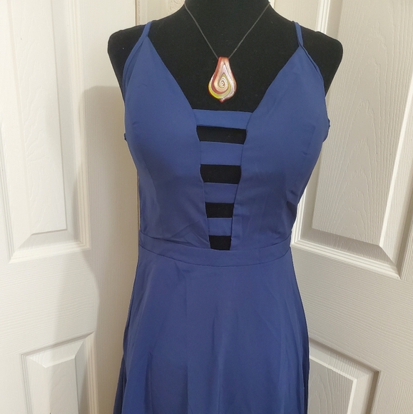 Stunning blue dress - Picture 1 of 7